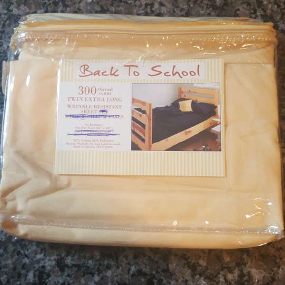 Back to school 300 thread count yellow new flat sh - Picture 1 of 4